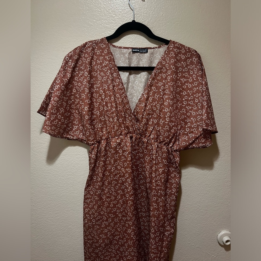 Brown flowy flower dress